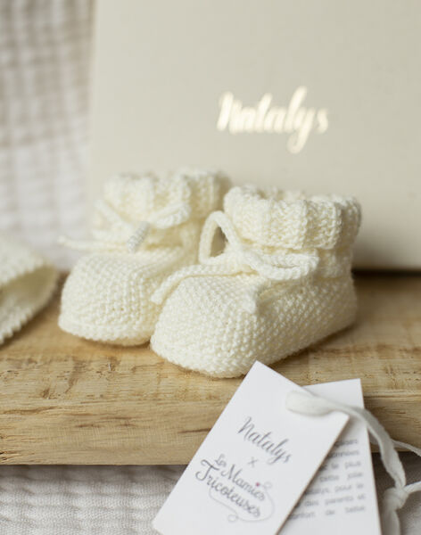 Chaussons bébé chics mixte coton blanc crochetés main idéal cérémonie