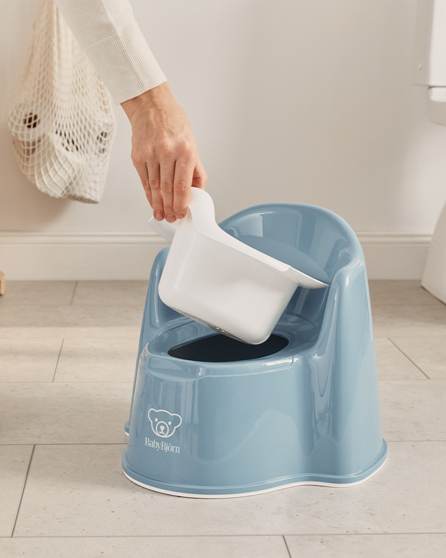 Pot fauteuil Coloris bleu profond/blanc Babybjörn